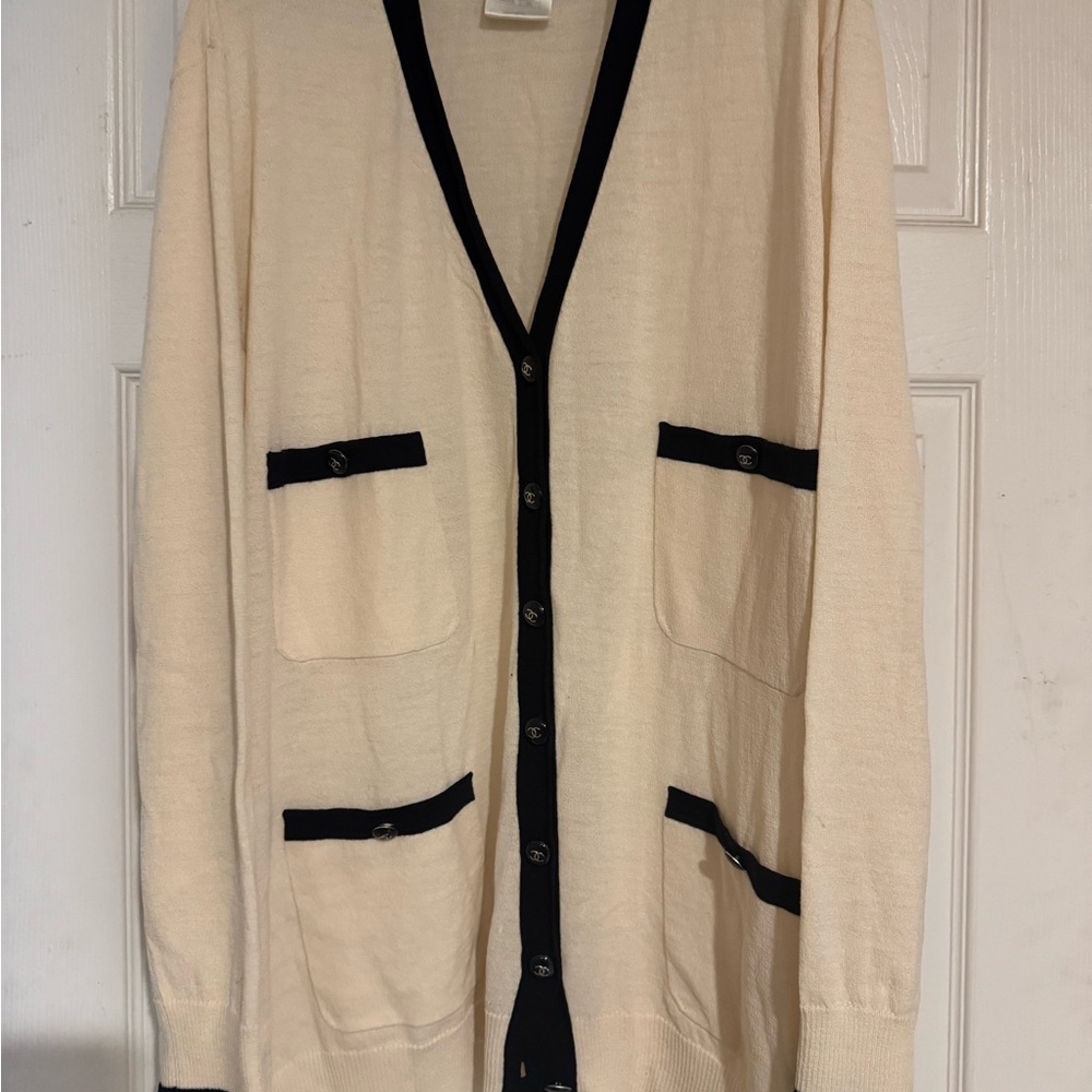 Chanel women’s cardigan Sz 50.